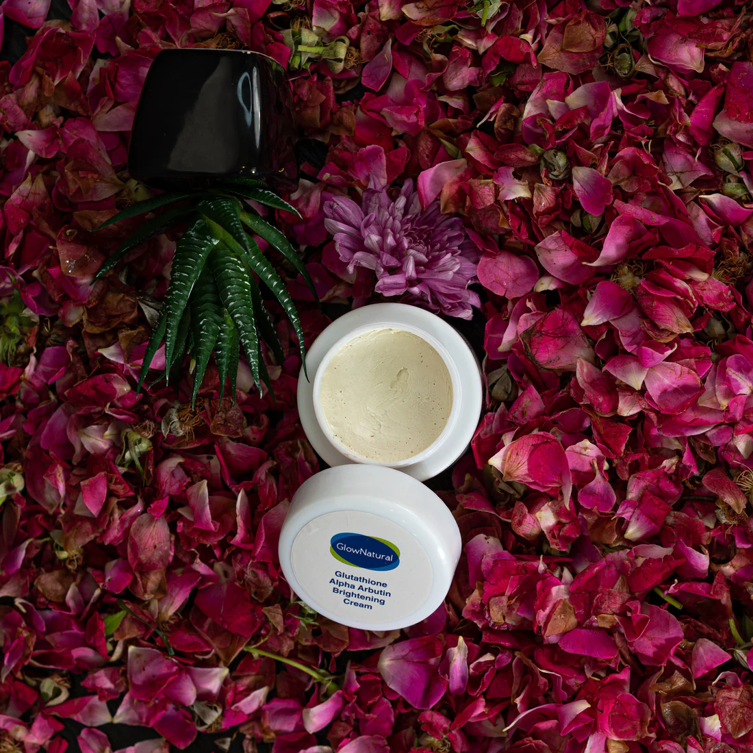 glow natural Glutathione Alpha Arbutin Skin Brightening Cream (50g) - Image 2