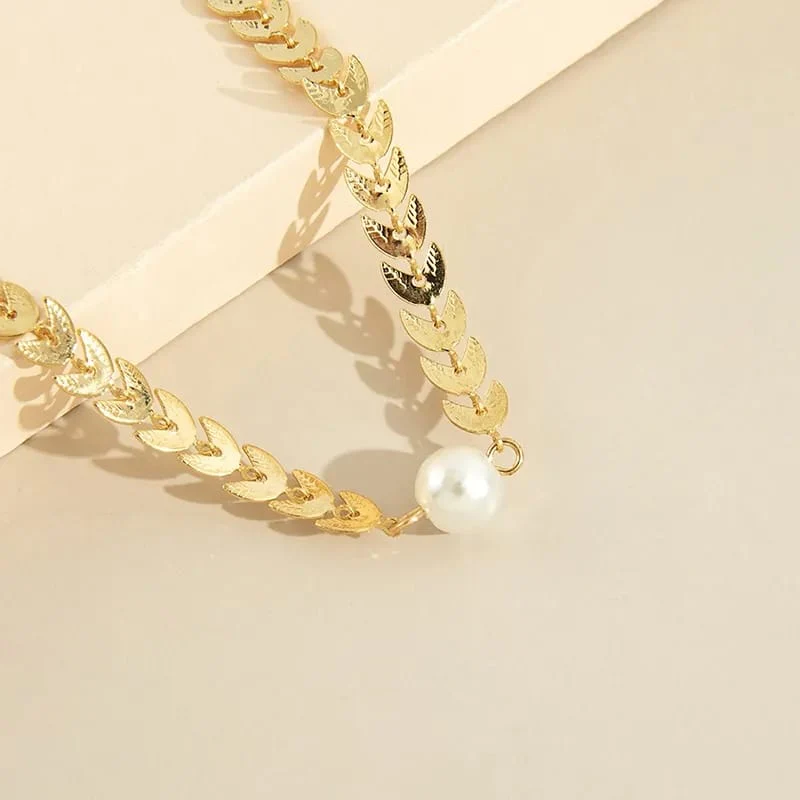 Pearl & Leaf Korean Beautiful Pendant Necklace - Elegant Golden Alloy Necklace - Image 2