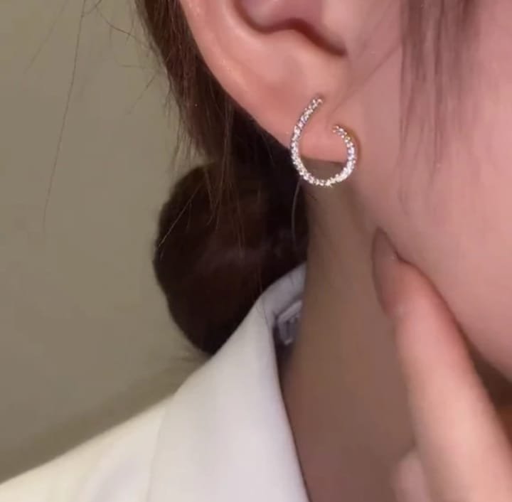 Elegant Zircon Pearl Stone Earrings Material Alloy for girls